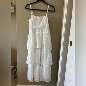 Lulu’s tiered white midi dress